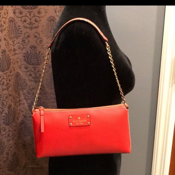 kate spade Handbags - Kate Spade red shoulder bag with gold chain strap
